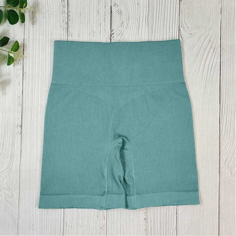 blauwe groene shorts