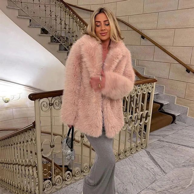Model Pink Fur Płaszcz
