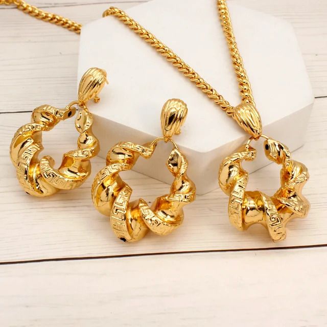 with 389 Chain-Gold