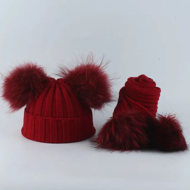 röd hatt halsduk