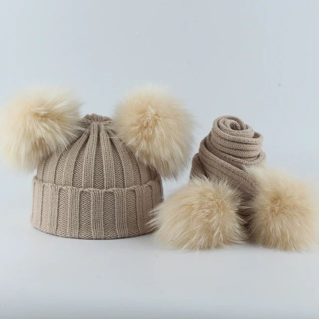 beige hatt halsduk