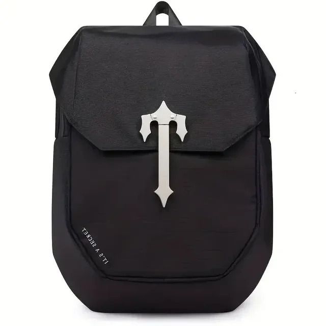 mochila de metal plateado