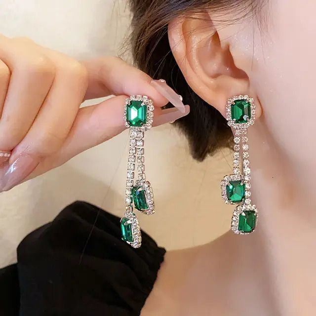 Boucle d'oreille verte