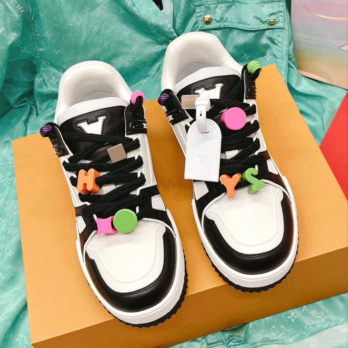 23s New V Shoes Home Trainer Maxi DIY Buckle Designer Men Causal Shoes  Woman Leather Sneaker Sneakers Board Shoes Cute Fat Trainer From  Abbyshoes88, $110.06