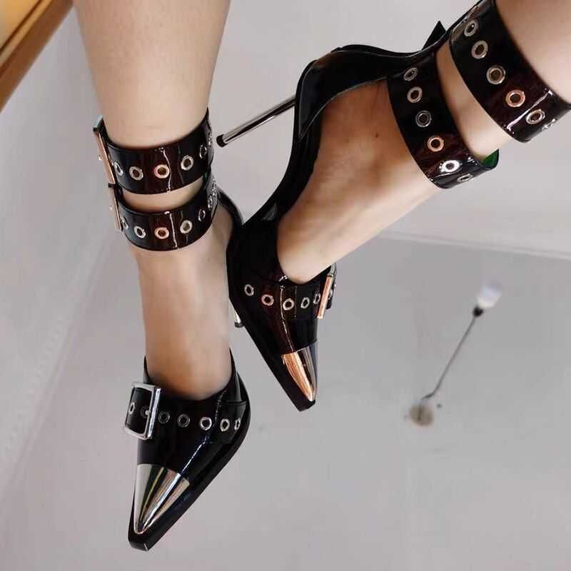 black 8cm heel