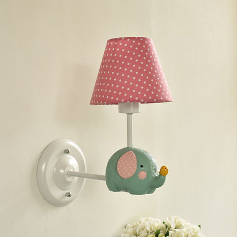 Lampe verte abat-jour rouge