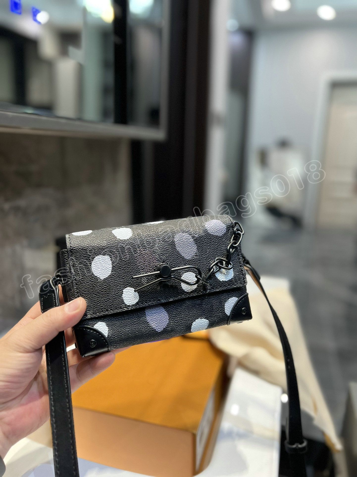 Steamer Wearable Wallet Monogram Eclipse - Bags