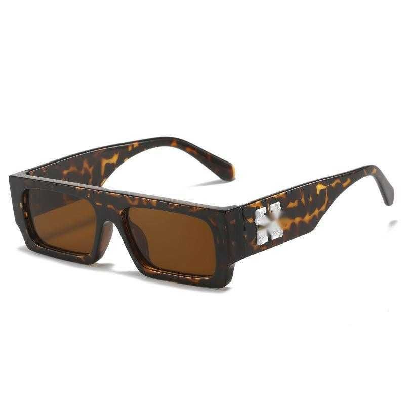 B leopard frame full tea slice