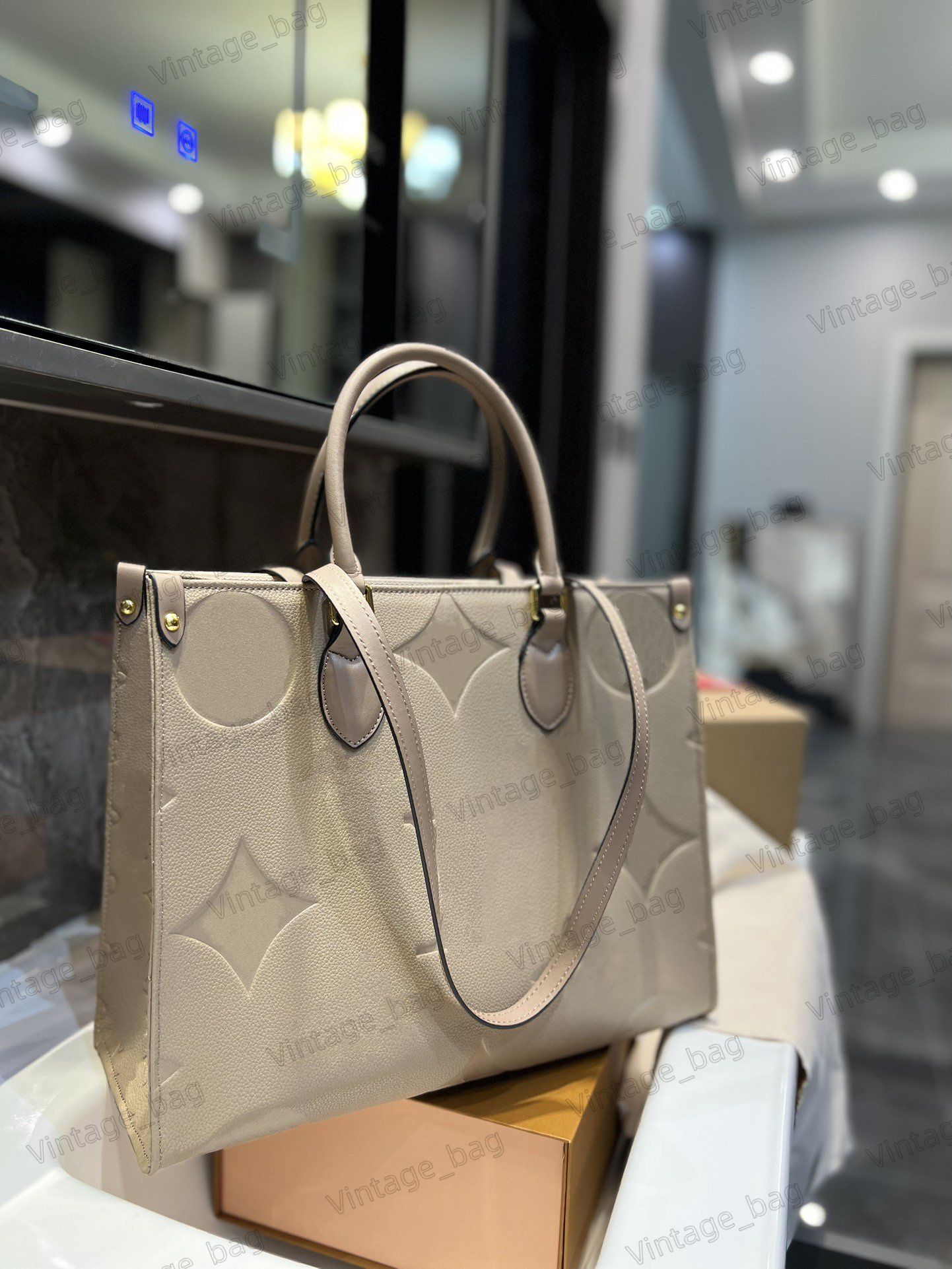 OnTheGo MM - Luxury Totes - Handbags, Women M21575