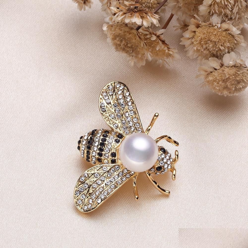 SKEDS Fashion Pearl Flower Garland Elegant Brooch For Women