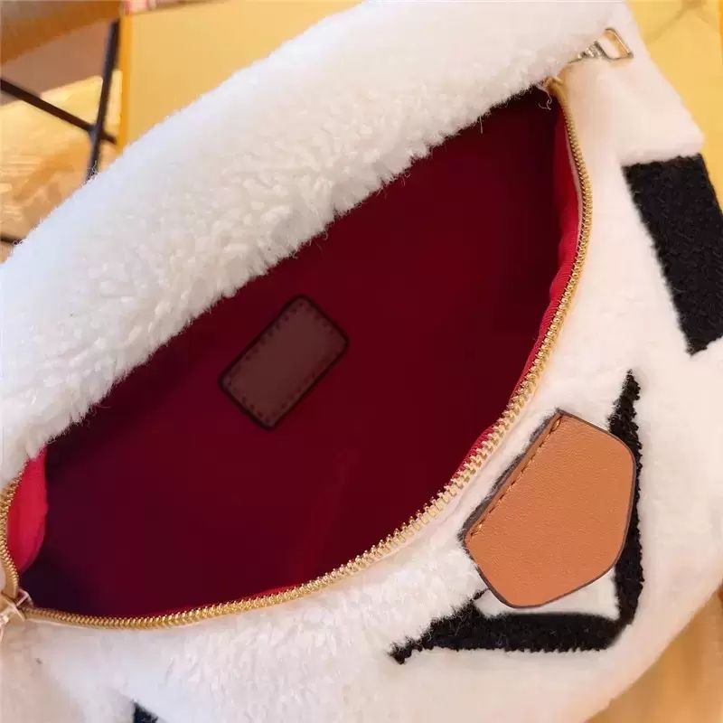 Need to find LV teddy bum bag dupe : r/DHgate