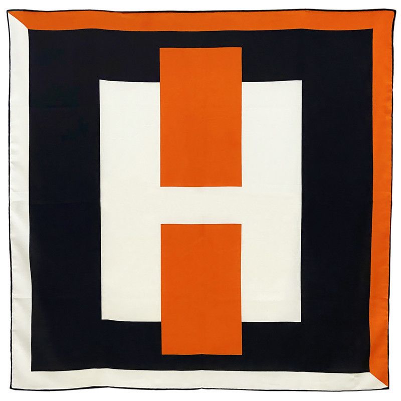 Letter h Orange-135cm x 135cm