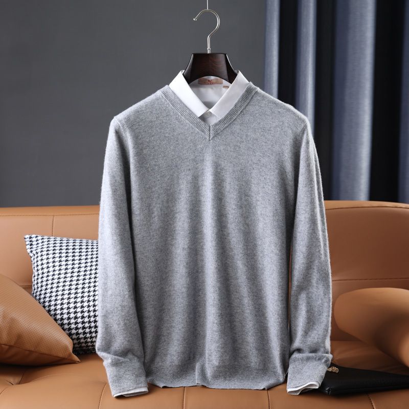 V-Neck Light Grey