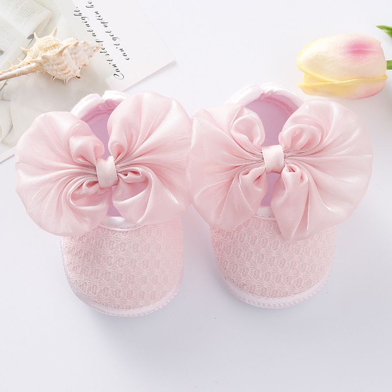 Pink baby shoes