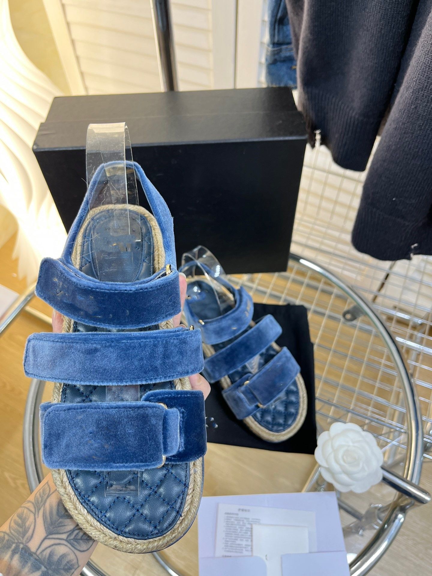 Blaue Sandalen
