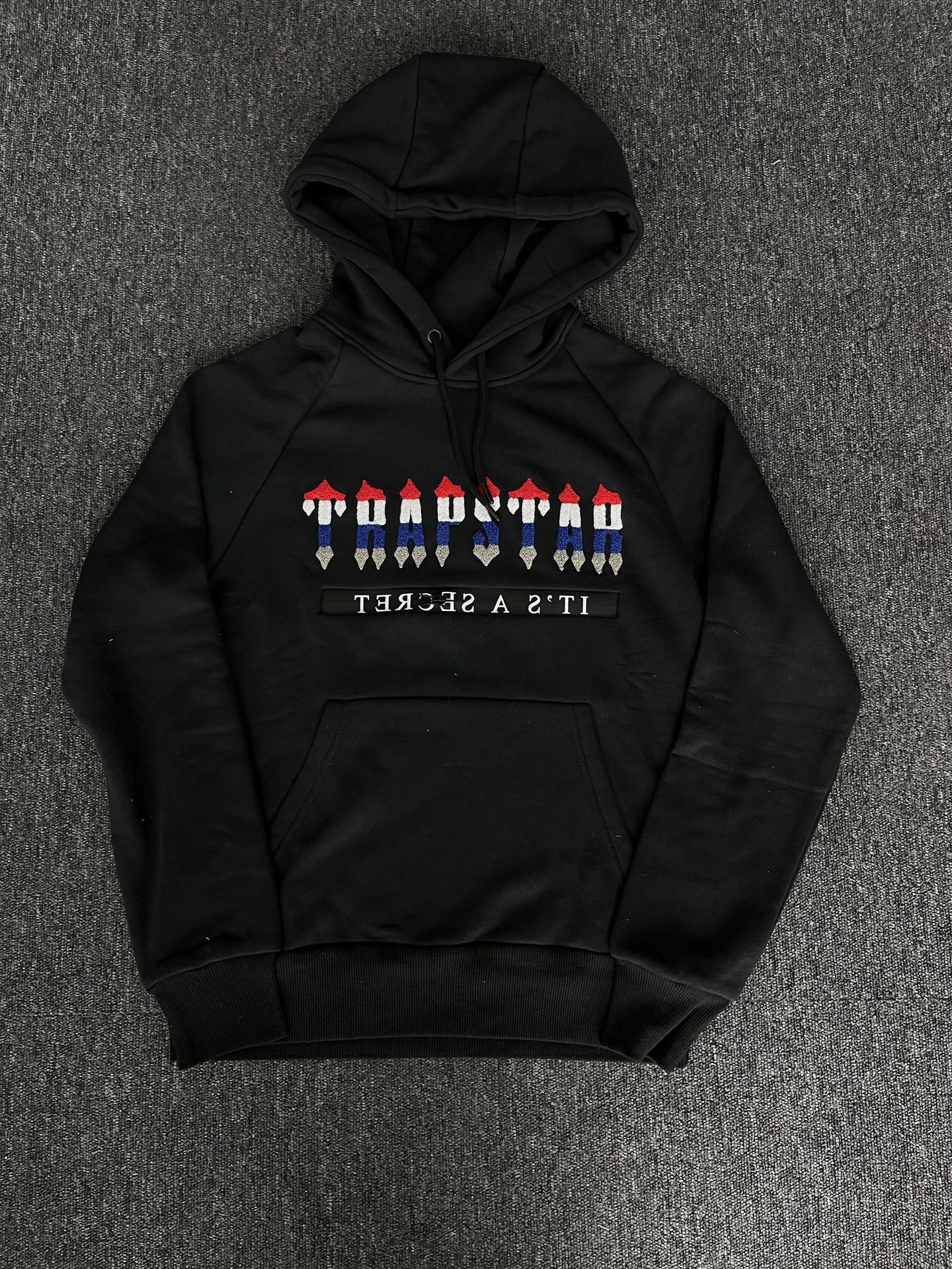 svart 1 hoodie