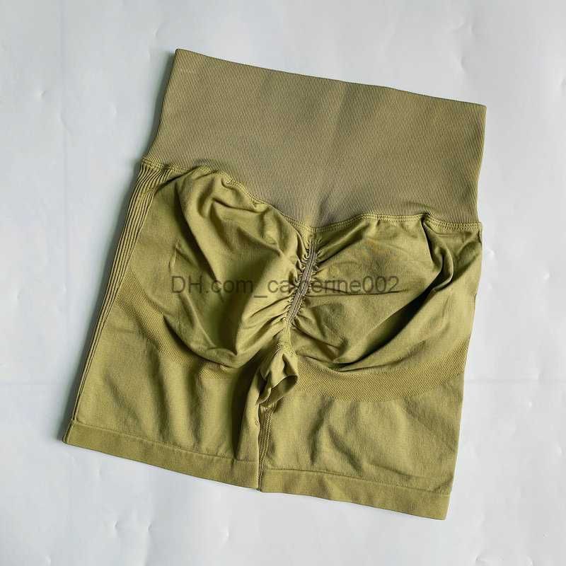 shorts verdes khaiki