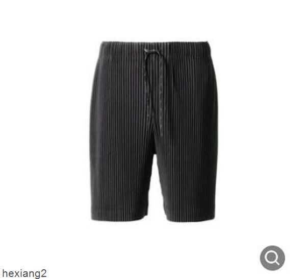 svarta shorts