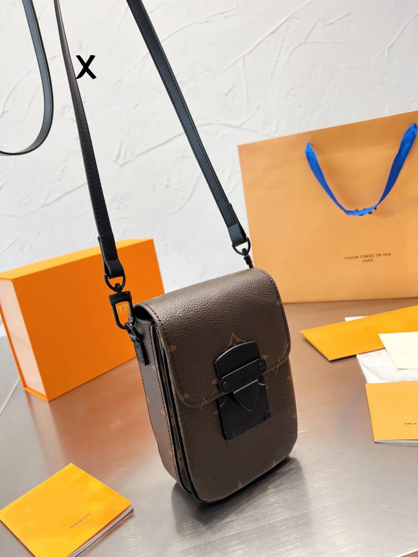 S LOCK VERTICAL WEARABLE WALLET Designer Crossbody Bag Phone Bag