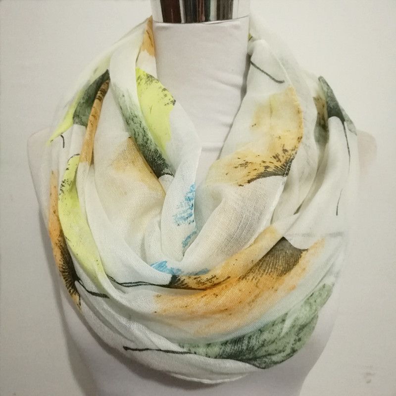 Circle scarf White