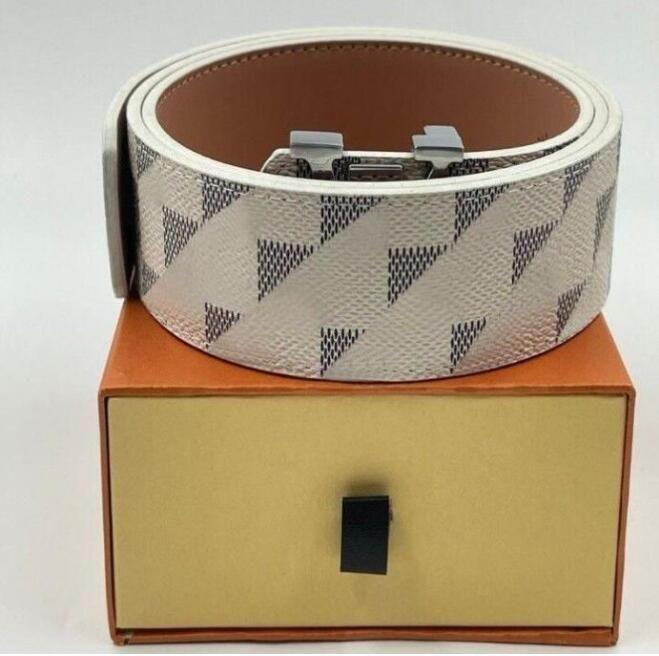 L11 White Plaid Silver Buckle