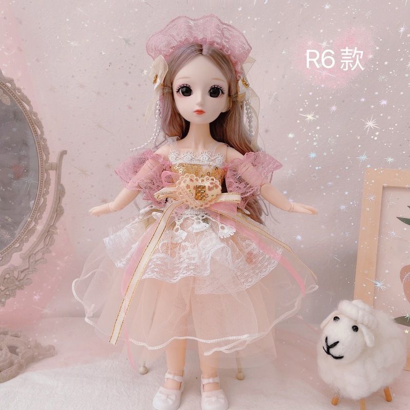 R6-Doll с одеждой