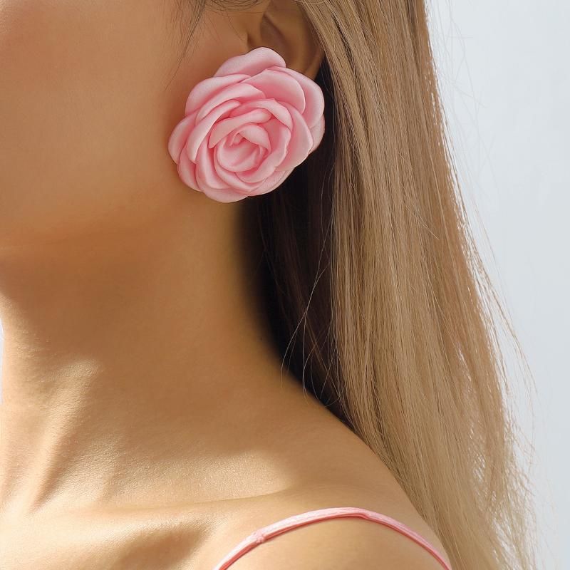 boucles d'oreilles roses