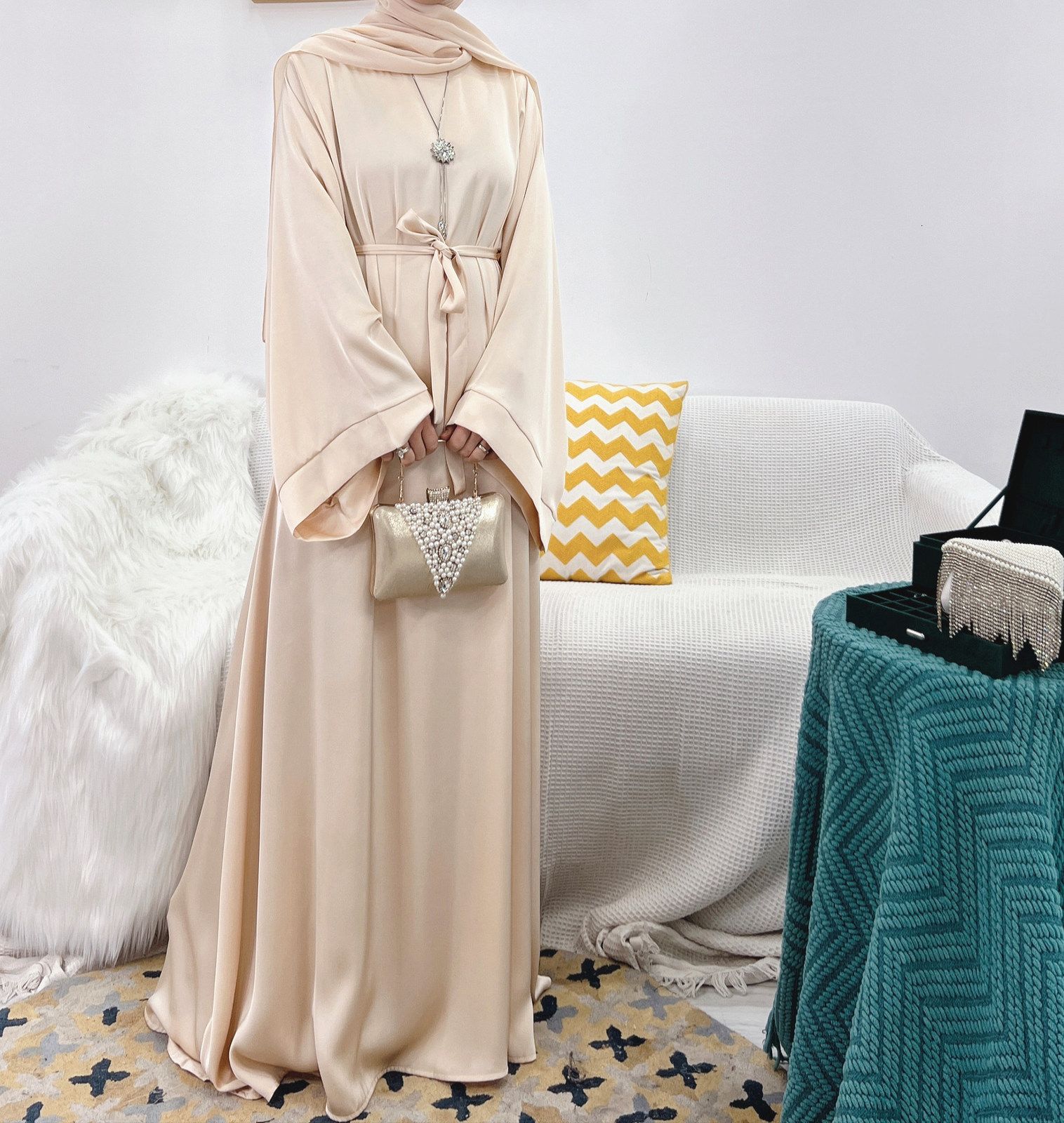 Beige Abaya-s