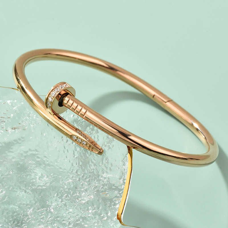 Rose Gold Nail Armband med Diamond E