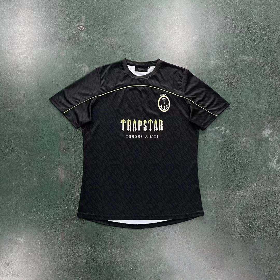 camiseta de fútbol negra