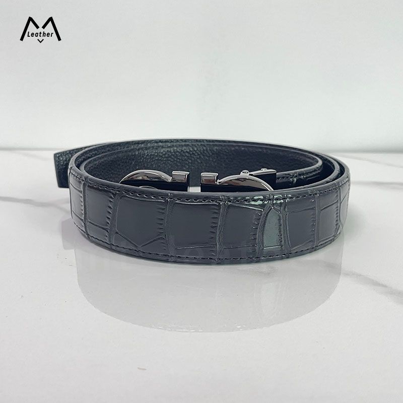 12 # Ceinture en grain d'alligator à boucle noire