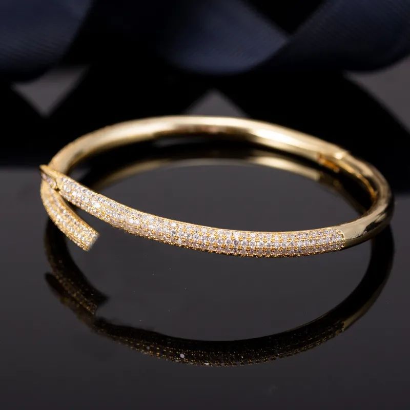 Bracciale con diamanti placcati in oro