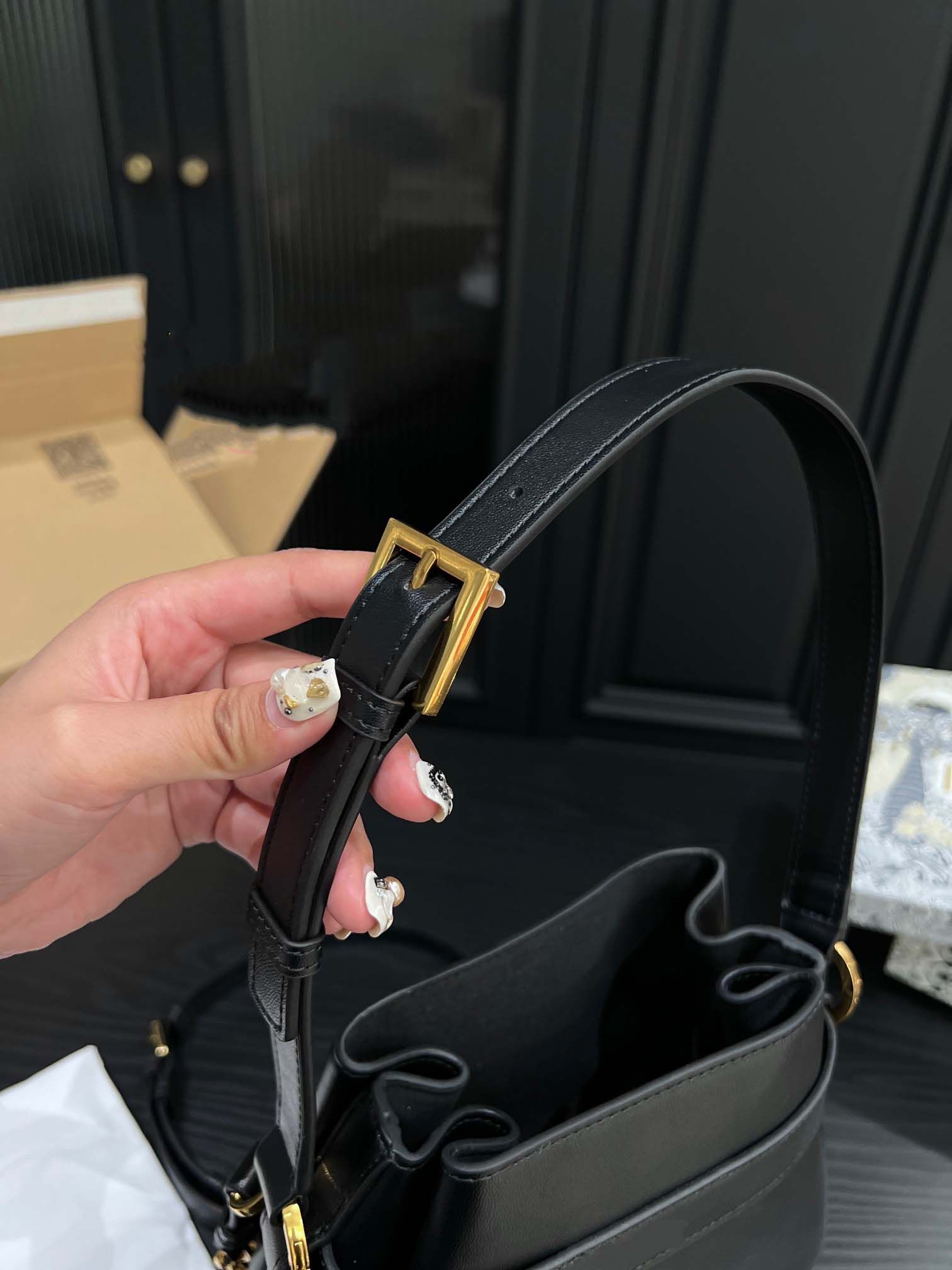 louis vuitton black and beige bag from dhgate｜TikTok Search