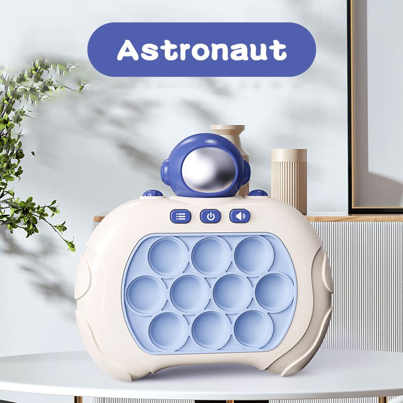 Astronauta com caixa