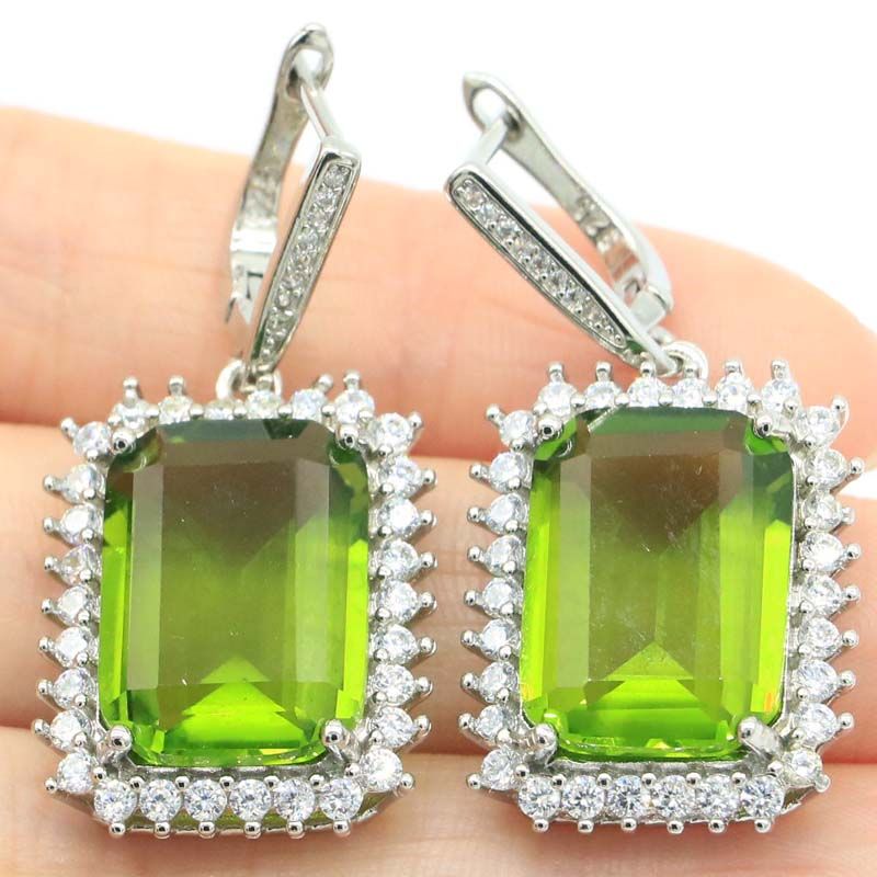 peridot الأخضر