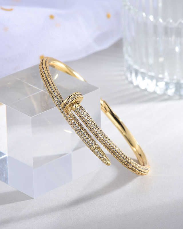 18k Gold Plated Woman