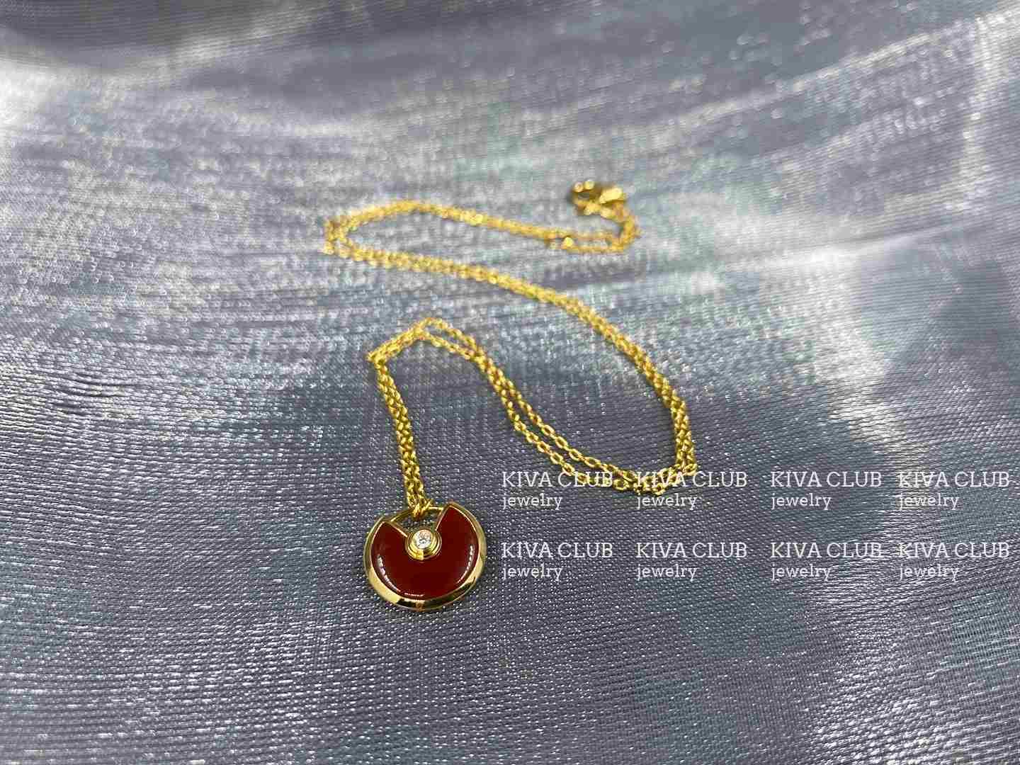 Amulet - Red Chalcedon Gold