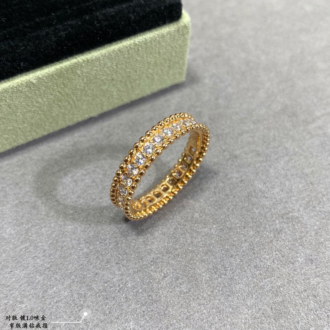 gold diamond band ring