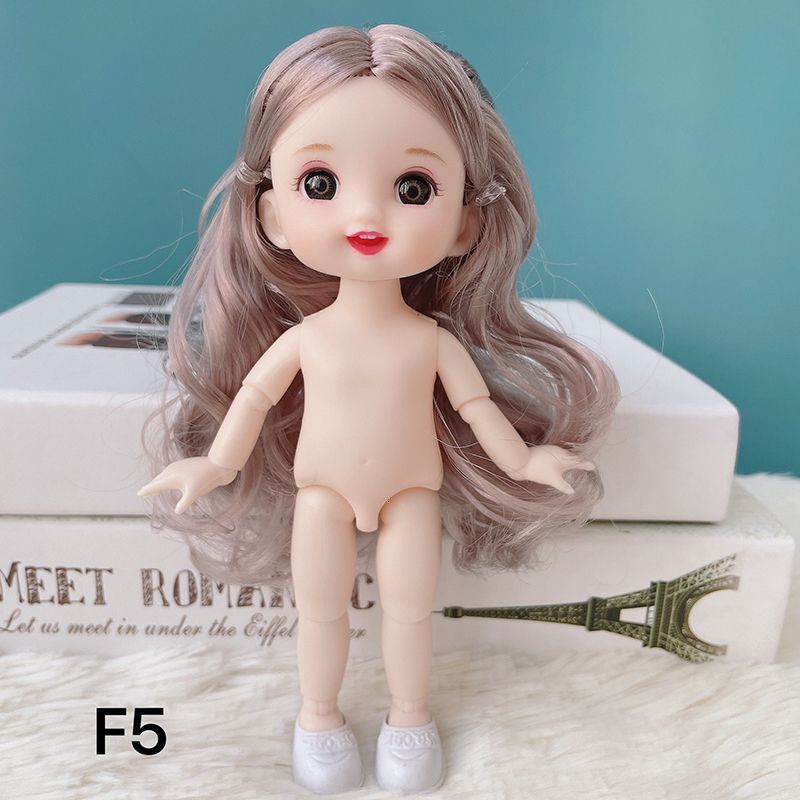 F5-Doll e sapatos