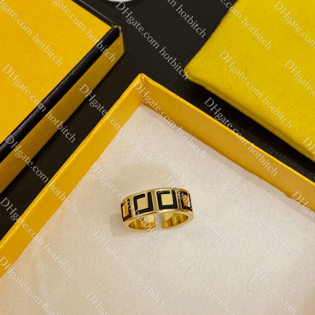 Schwarzer Ring+Box