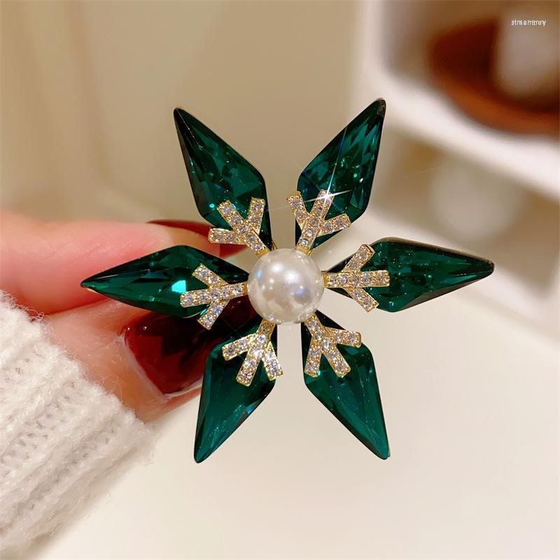 Vintage Gold Snowflake Brooch With Green Zirconia Fashionable Fine