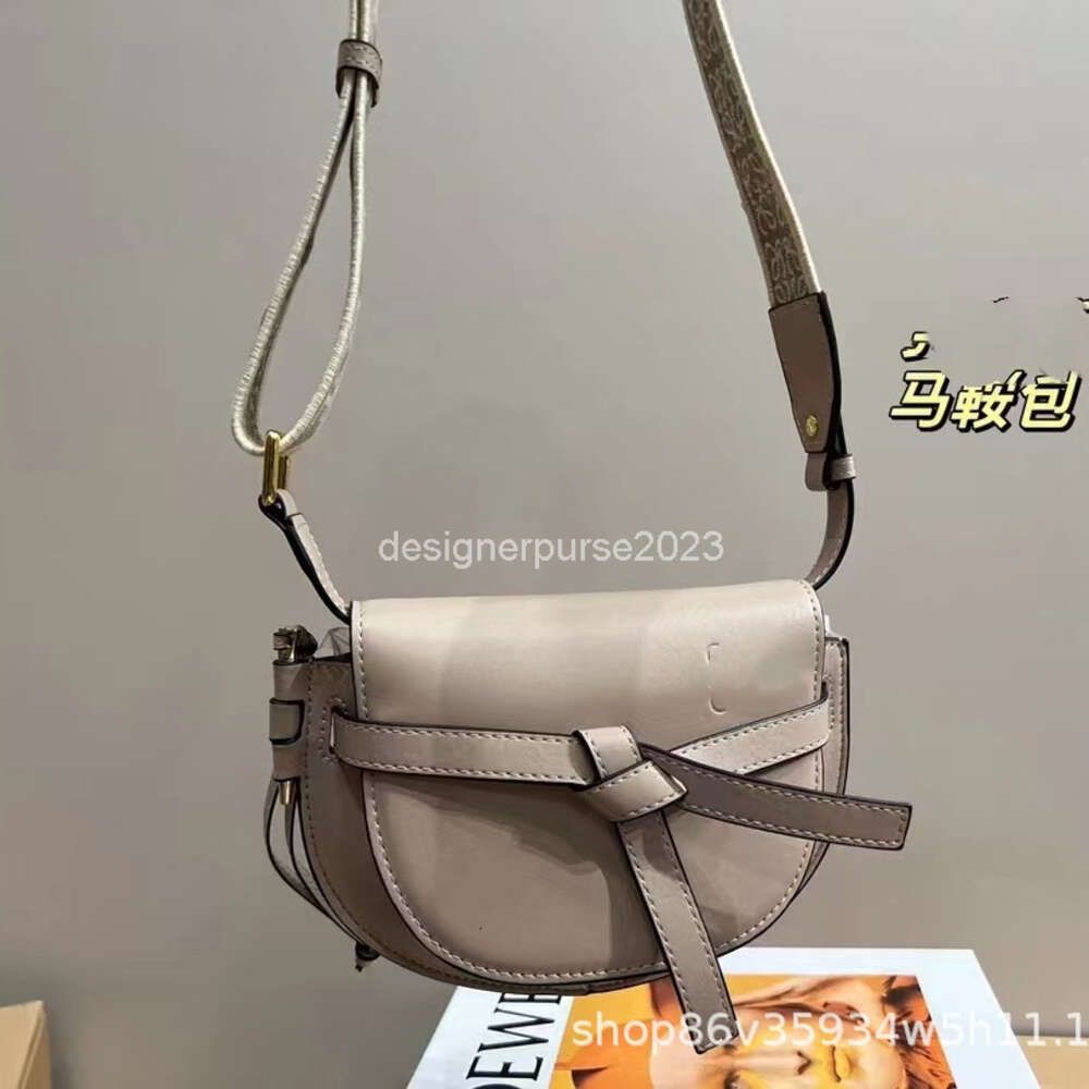 Simple ladies purse hotsell