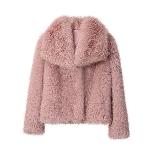 abrigo de piel rosa