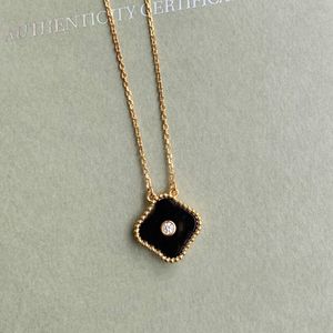 18138_5 (necklace)