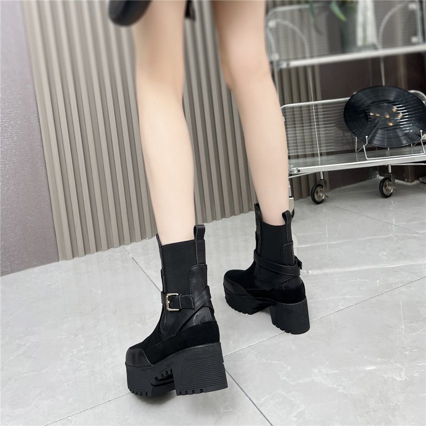 Super Mini Boots 2023 Luis Fashion Women Decorative Flat Heel Winter Thick  Sole Leather Warm Wool High Heel Snow Vuttonity 02 010 From Nnn112, $94.56