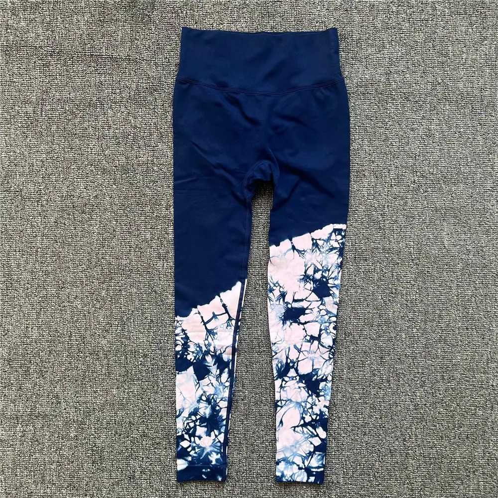 navy pant