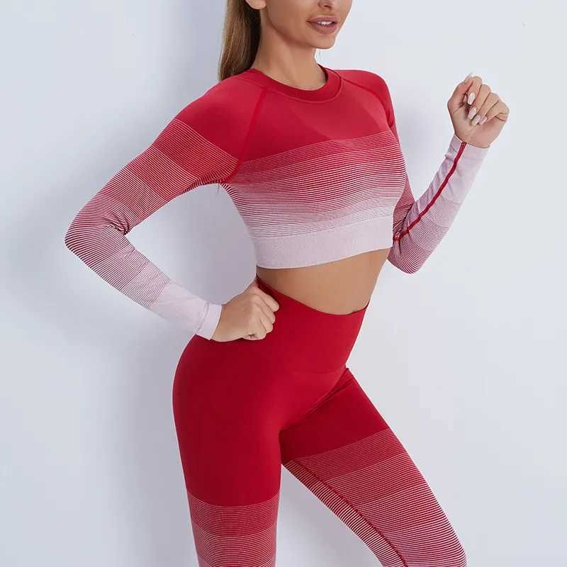 red sleeves