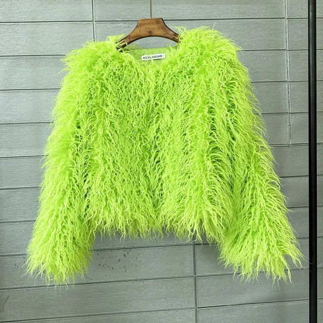 неоновый зеленый меховой пальто