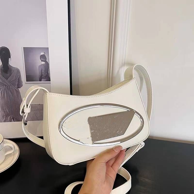 daj shoulder bag white