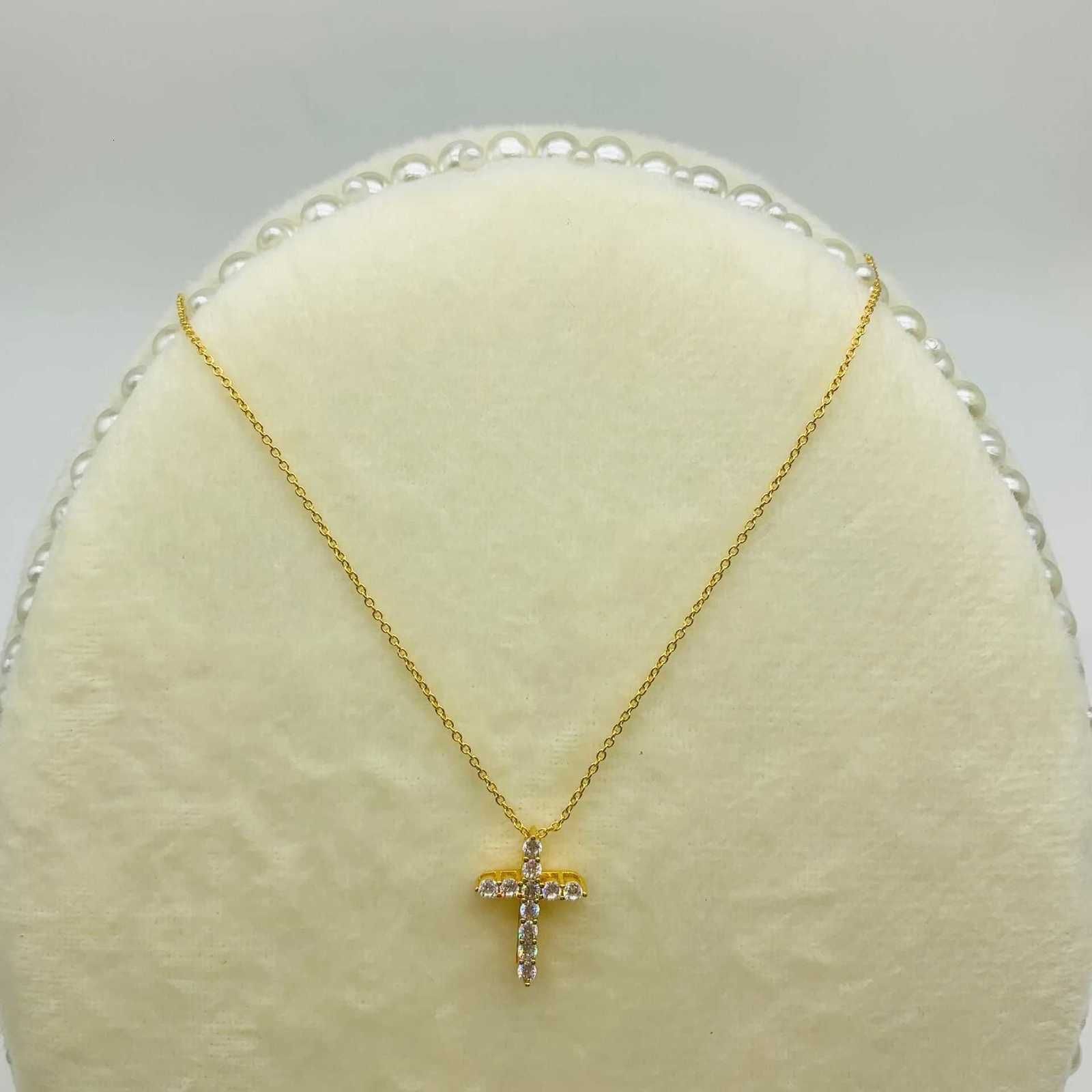 Cross Gold (small)